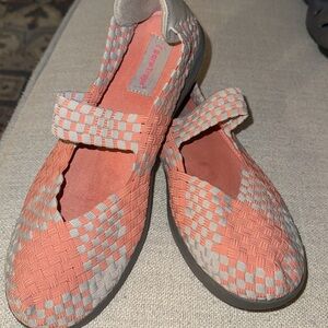 BareTraps Mary Jane, Woven Flexible Slip on Shoes. Size 11 women’s. EUC “IDEENA”